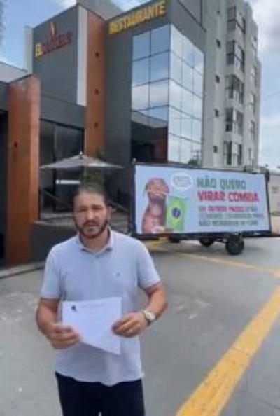 Justiça Eleitoral pede a remoção de outdoor da frente de restaurante cacoalense