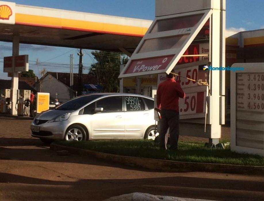 Gerente de posto de gasolina tem malote com R$ 20 mil roubado quando ia fazer depósito