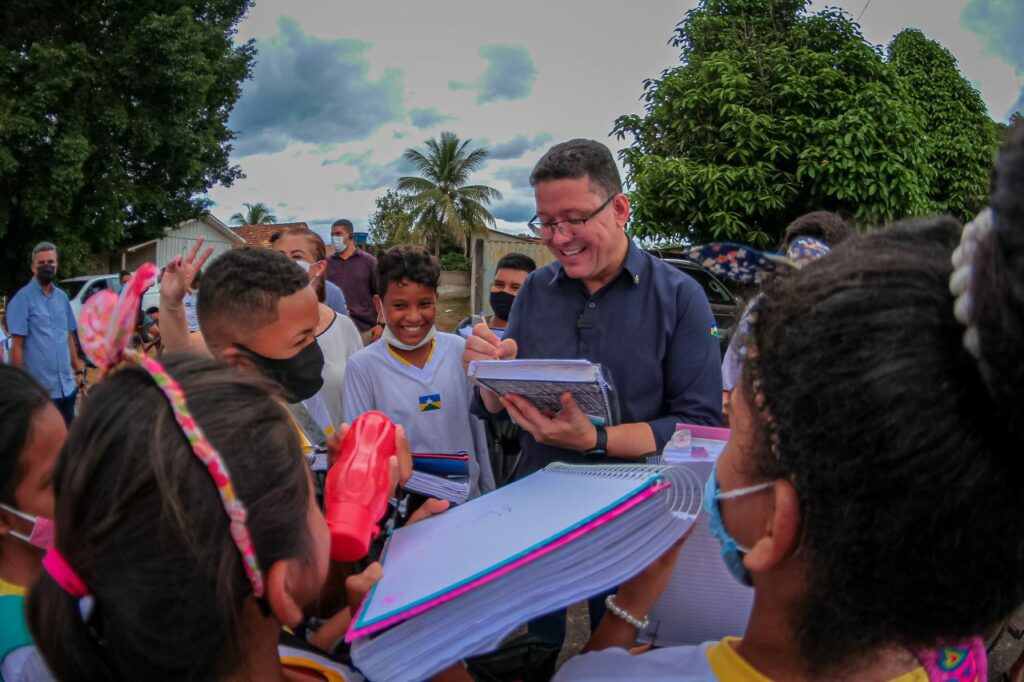 EDUCAÇÃO: Bolsa-escola, ensino profissionalizante e intercâmbio para estudantes de escolas públicas fazem parte das propostas do Coronel Marcos Rocha para segundo mandato