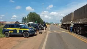 VÍDEO: PRF informa cinco pontos de bloqueios em RO; em Vilhena, manifestantes afirmam que ato é resposta a ação de ministro do STF