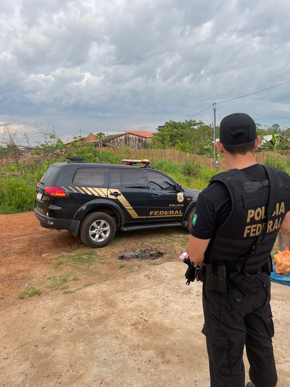 Operação Cortina de Fumaça: PF combate contrabando de cigarros