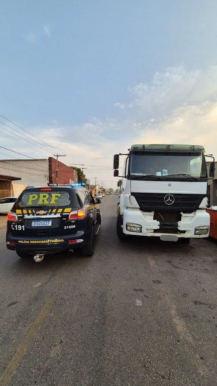 PRF apreende caminhão adulterado durante a Operação Echo Norte