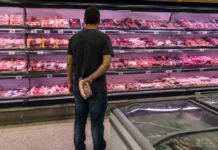 Homem é detido após furtar peça de picanha avaliada em mais de R$ 150 em supermercado de Cacoal, RO